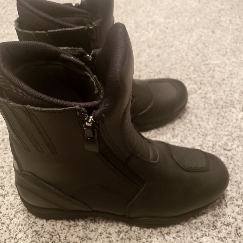 Women's Black Zipper Ankle Boots - Sleek Urban Style